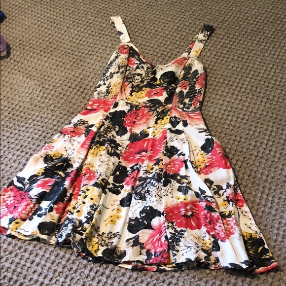 Floral kimchi blue dress with pockets - Picture 3 of 4